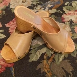 Bongo wood and leather heeled clogs